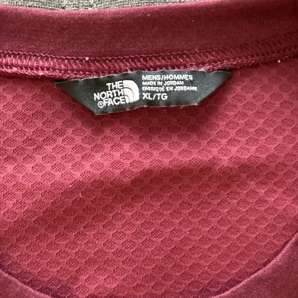 The North Face Men's burgundy Long Sleeve Tee. XL